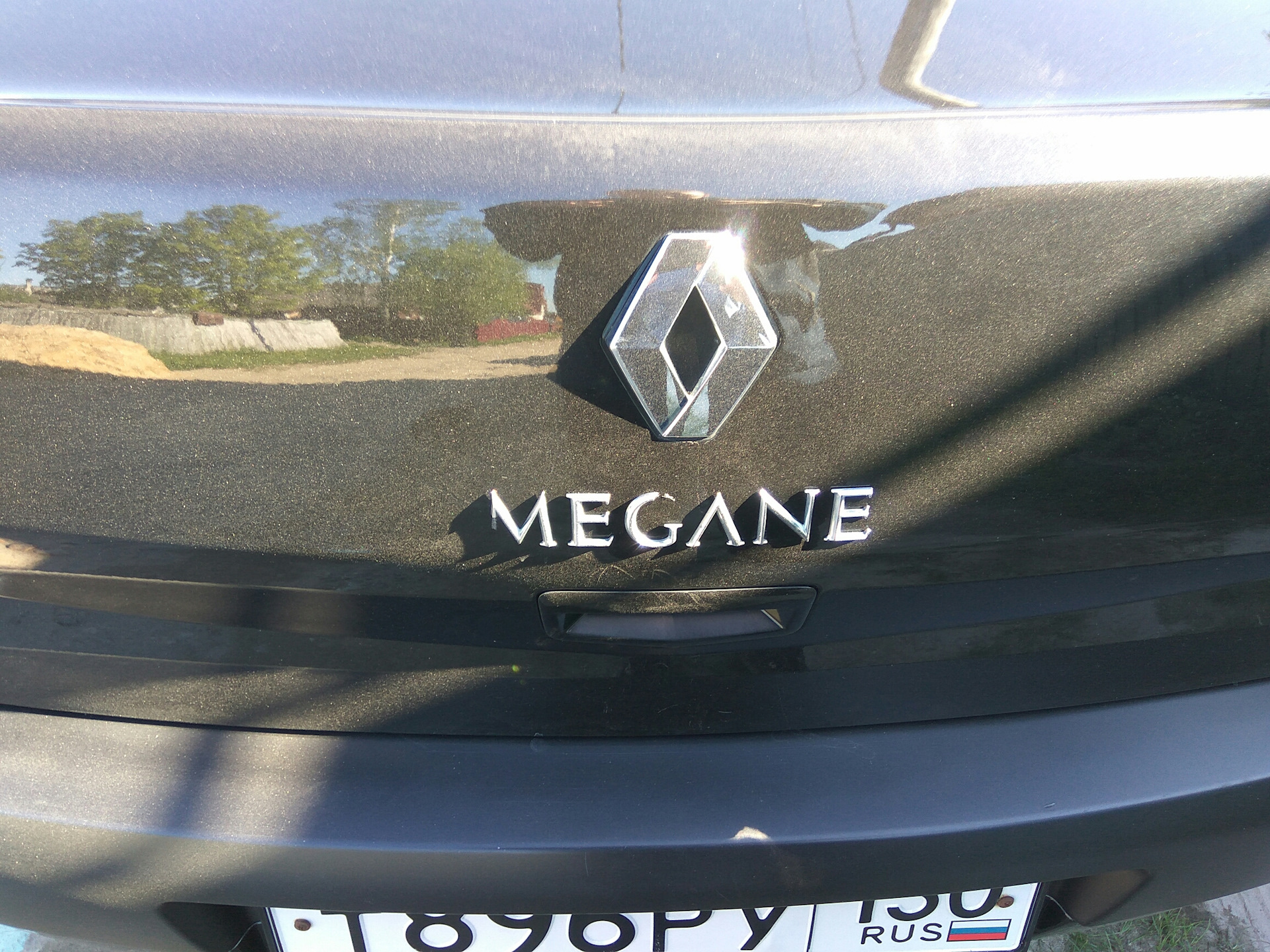 Надпись на крышке багажника — megane. Рено Меган 2 — Renault Megane II, 1,6  л, 2008 года | просто так | DRIVE2