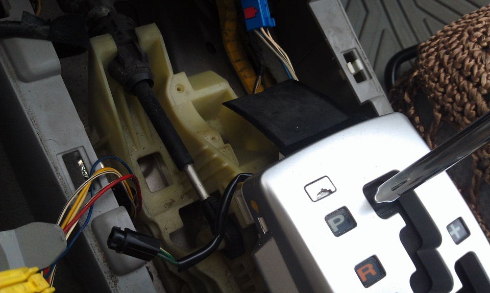 Замена габаритной лампочки в АКПП — Hyundai Sonata V (NF), 2,4 л, 2007 ...