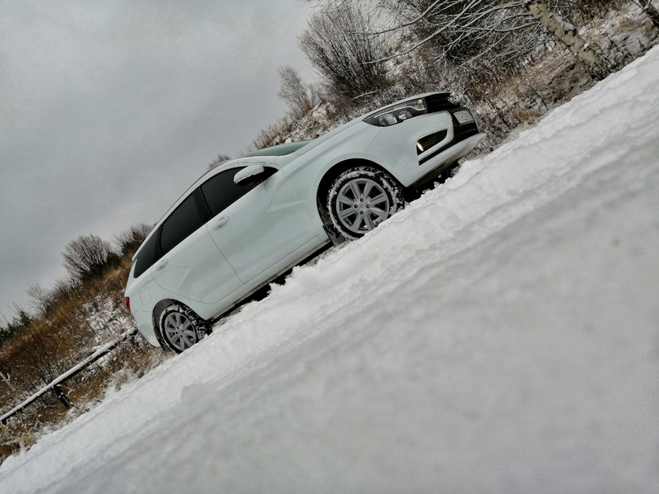 Lada vesta sw ледниковый — Lada Vesta SW, 1,6 л, 2020 года | фотография ...