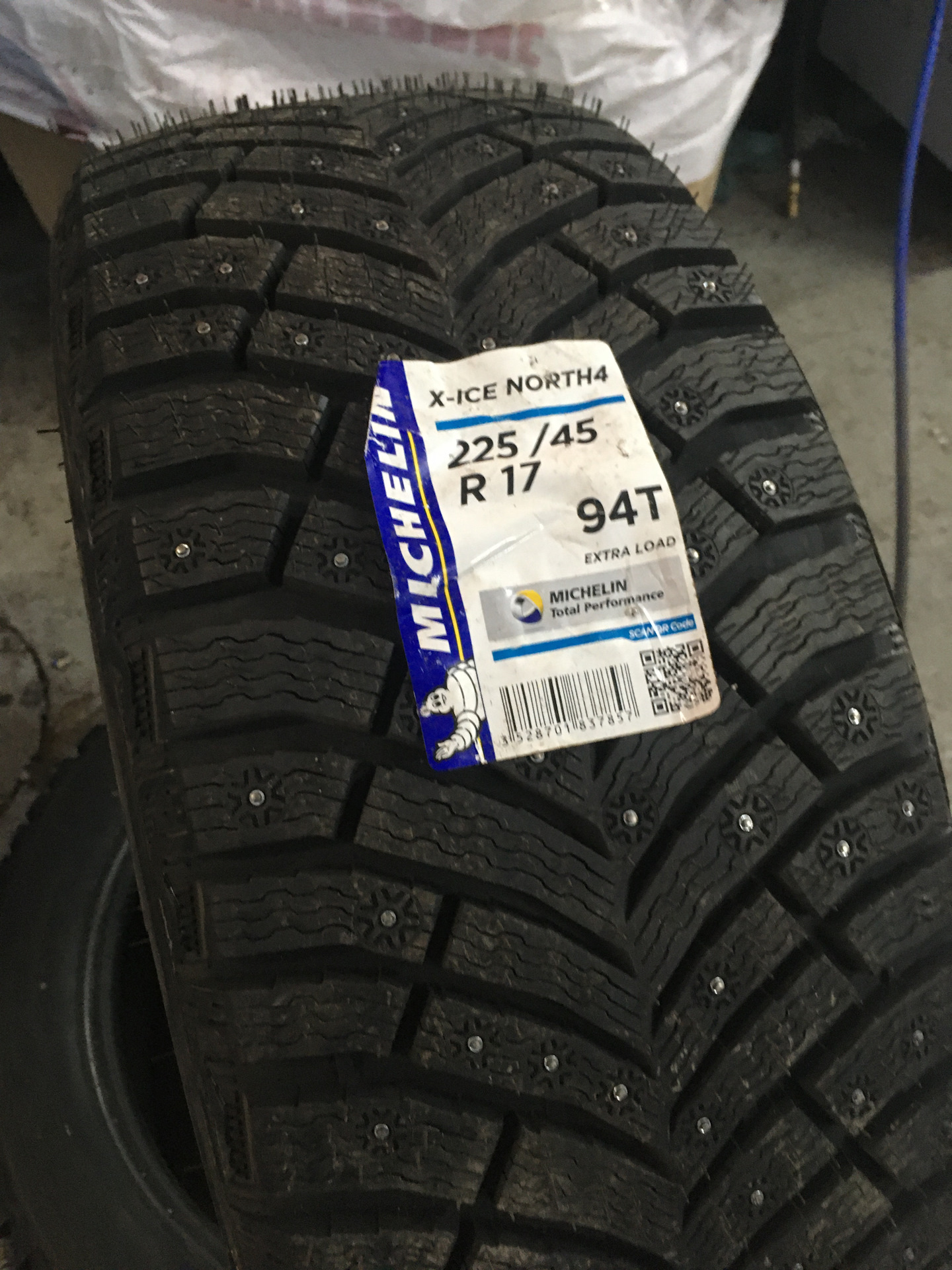 94t michelin x ice north. 225/45r17 Michelin x-Ice North 4 94t XL шип. Michelin x-Ice North 4 225/45r17. Michelin 225/45r17 94t XL X-Ice North 4 TL. Michelin x Ice 4 225/45 r17.