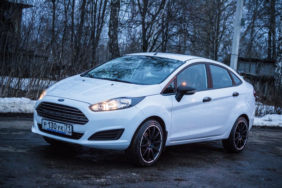 Ford Fiesta mk6 седан