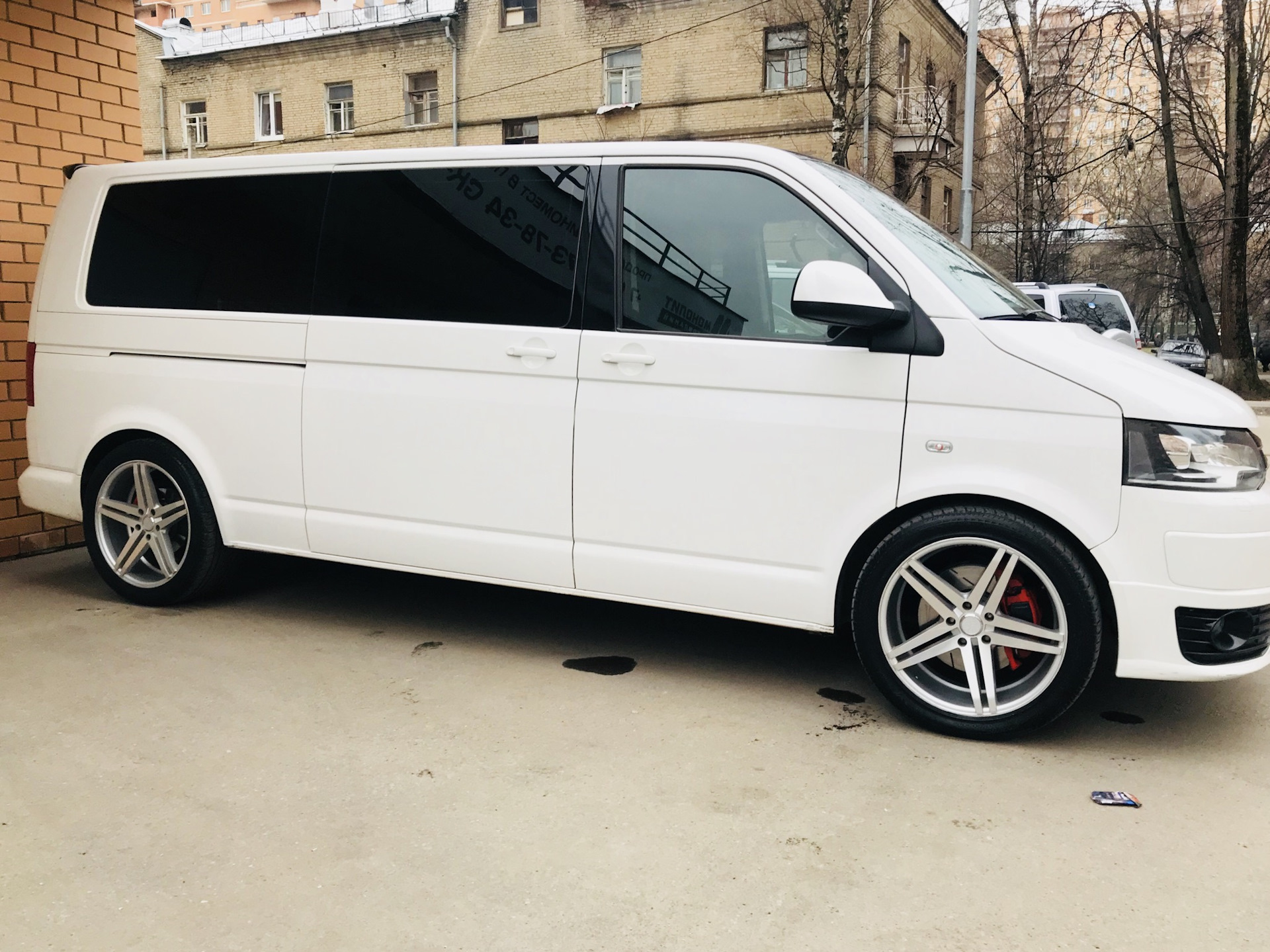 T 5 t 3 0. Занижение VW t6 long. Диски VW Caravelle t5. Т5 Caravelle занижение. Занижение VW t5 long.