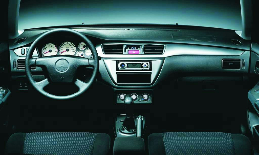 Фотосет Mitsubishi Lancer 9. Сток. - Mitsubishi Lancer IX, 1,6 л, 2007 года фото