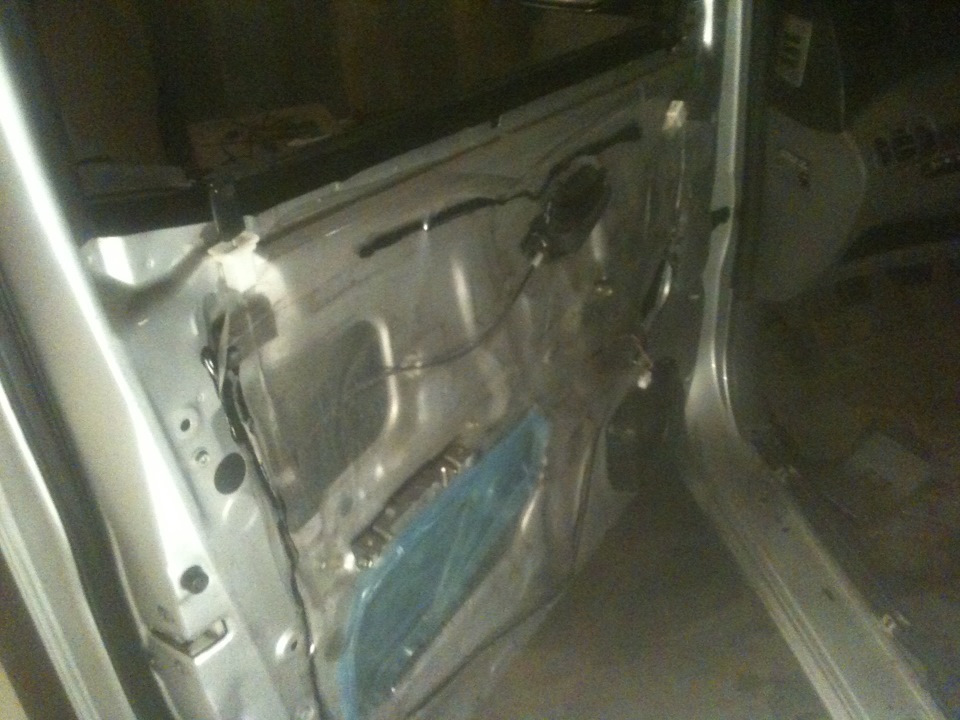 Подсветка дверных ручек в салоне — Toyota Yaris Verso, 1,4 л, 2002 года ...