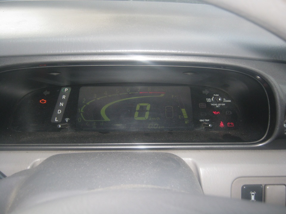 непонятки с уровнем топлива помогите решить ребус — Nissan Liberty, 2 л ...