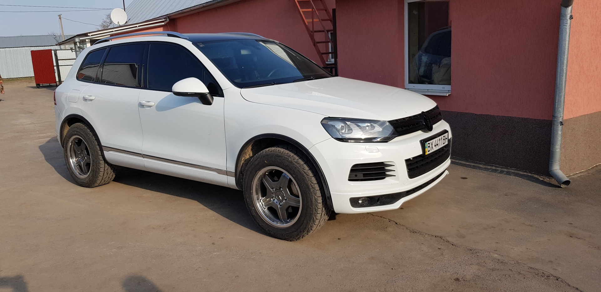 Туареги 18. 255 60 R18 Туарег NF. 265/60/R18 Touareg NF. Touareg NF r18. 265 60 R18 на Туарег.