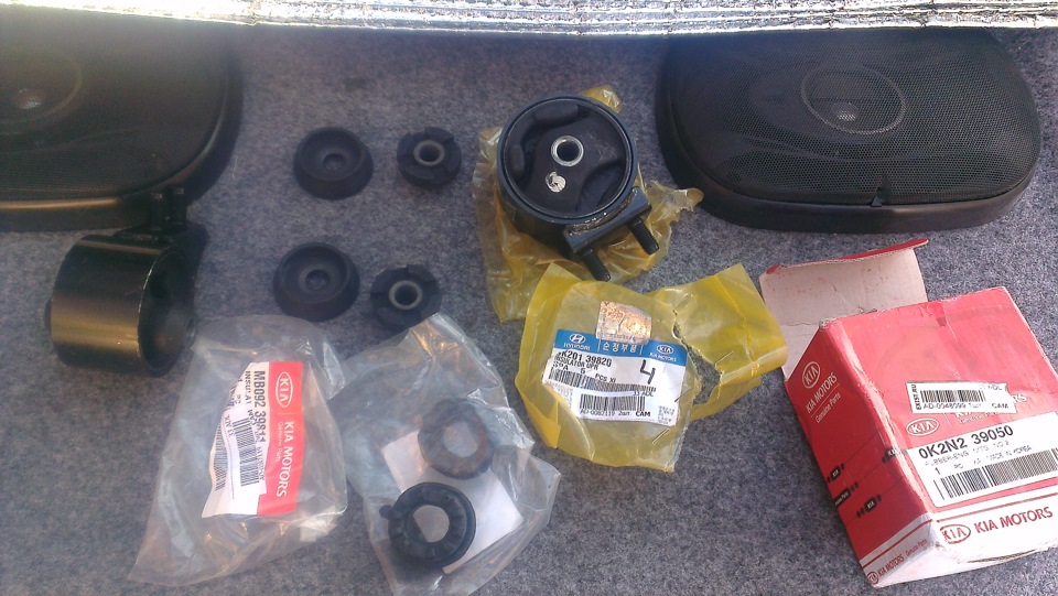 Замена подушек двигателя и накладок на педали. — Mazda 323 IV, 1,6 л ...