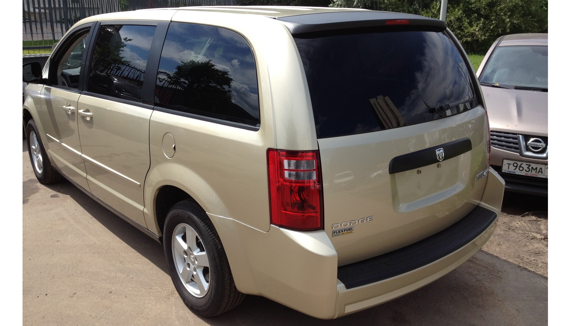 Dodge Caravan V 3.3 бензиновый 2010 | Grand - семейный минивэн на DRIVE2