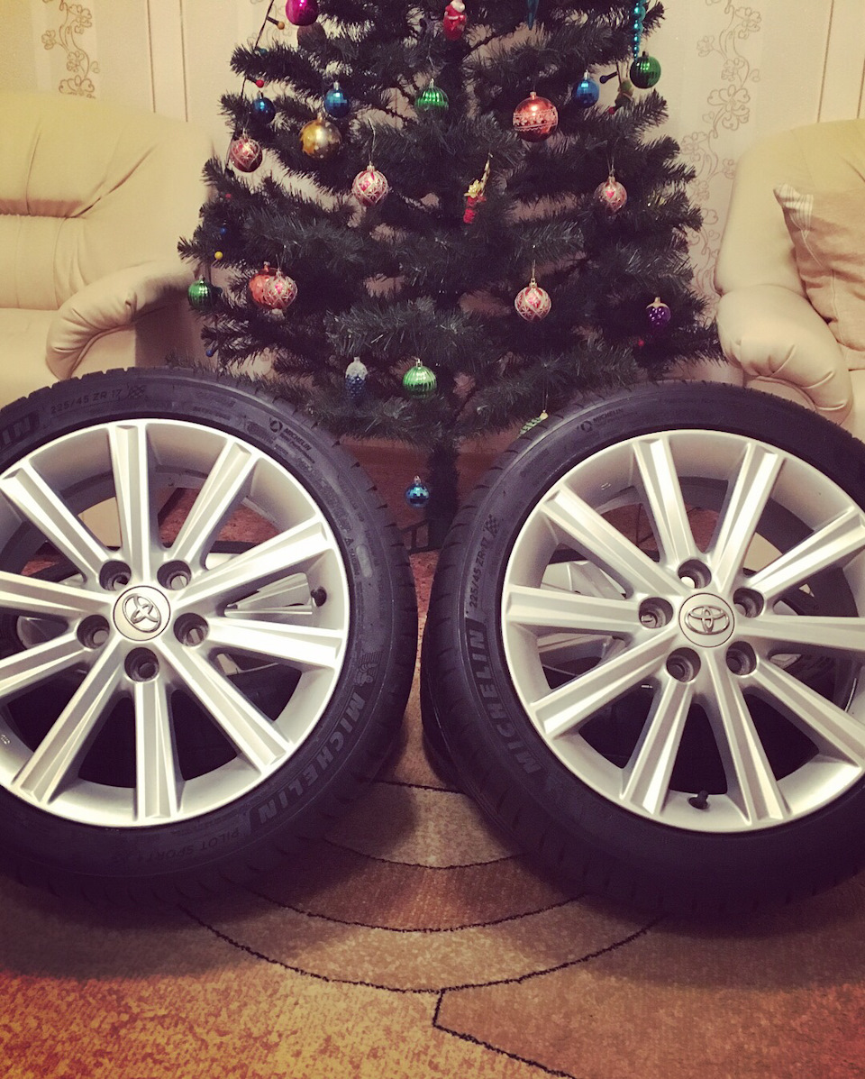 Какие гайки нужны? — Toyota Corolla (140/150), 1,6 л, 2013 года ...