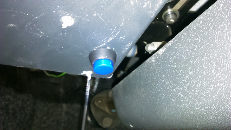 Usb зарядка в панель авто