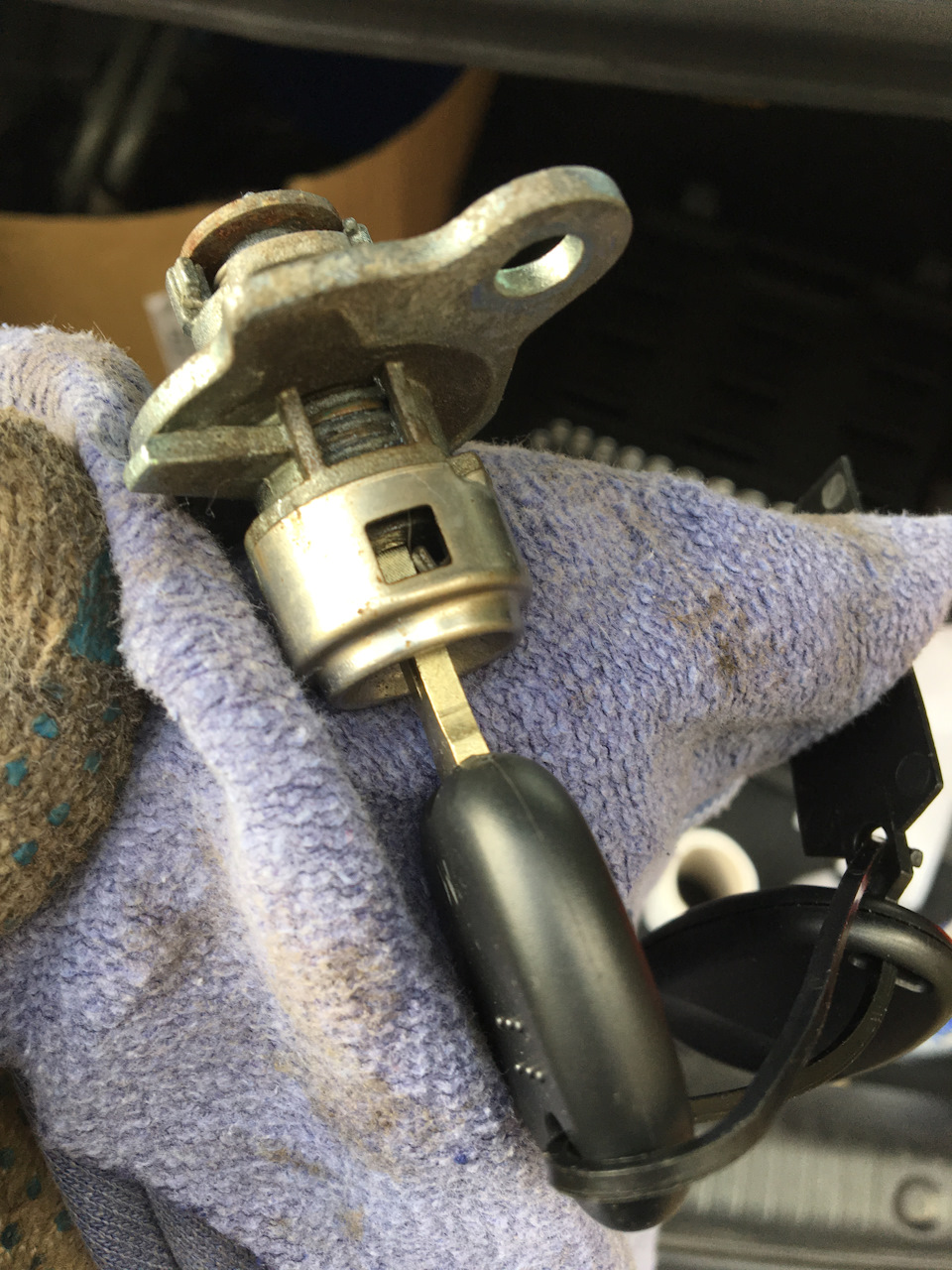 2ce6145s 960 Как открывается багажник хендай солярис