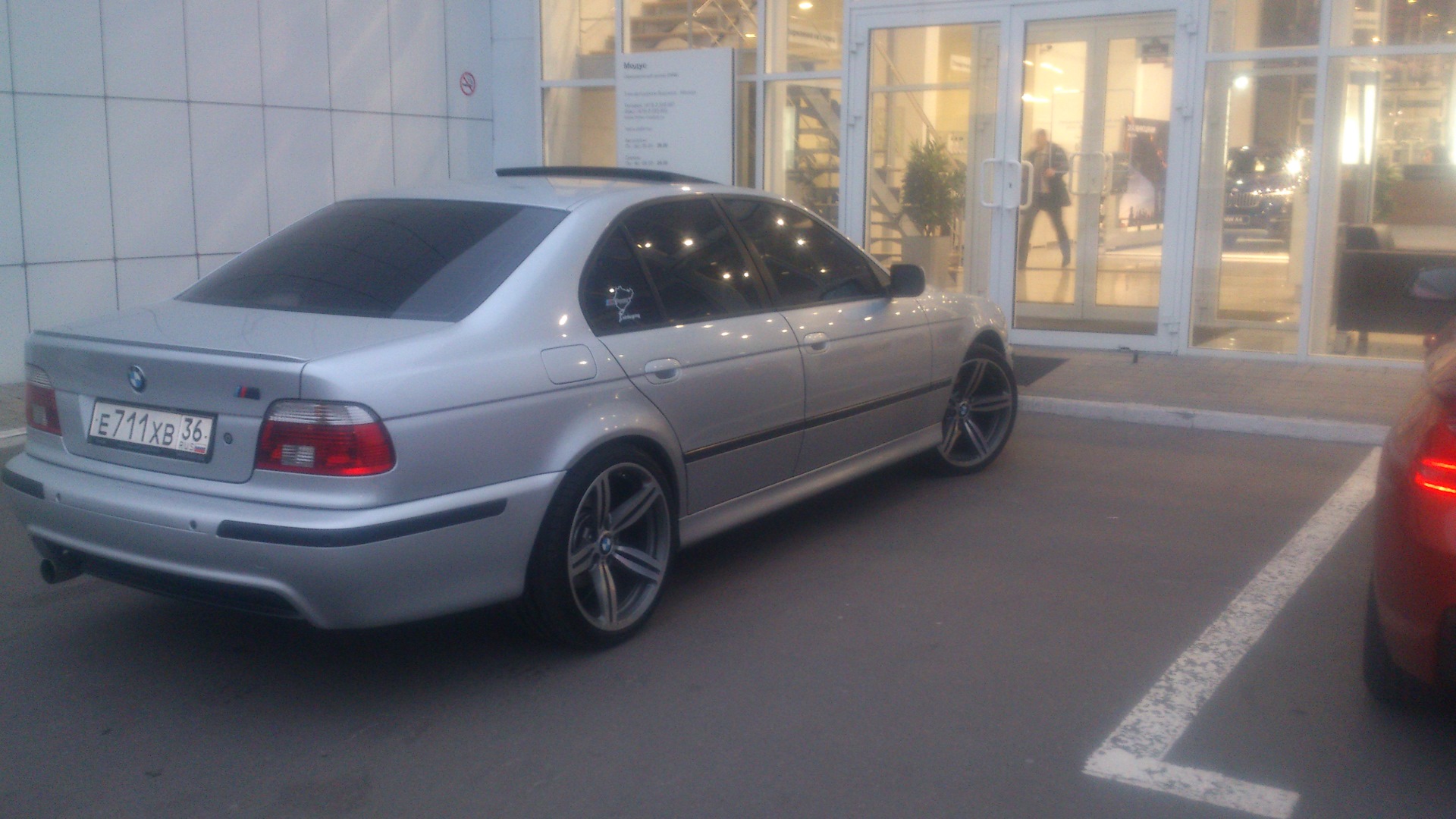 BMW e39 серая