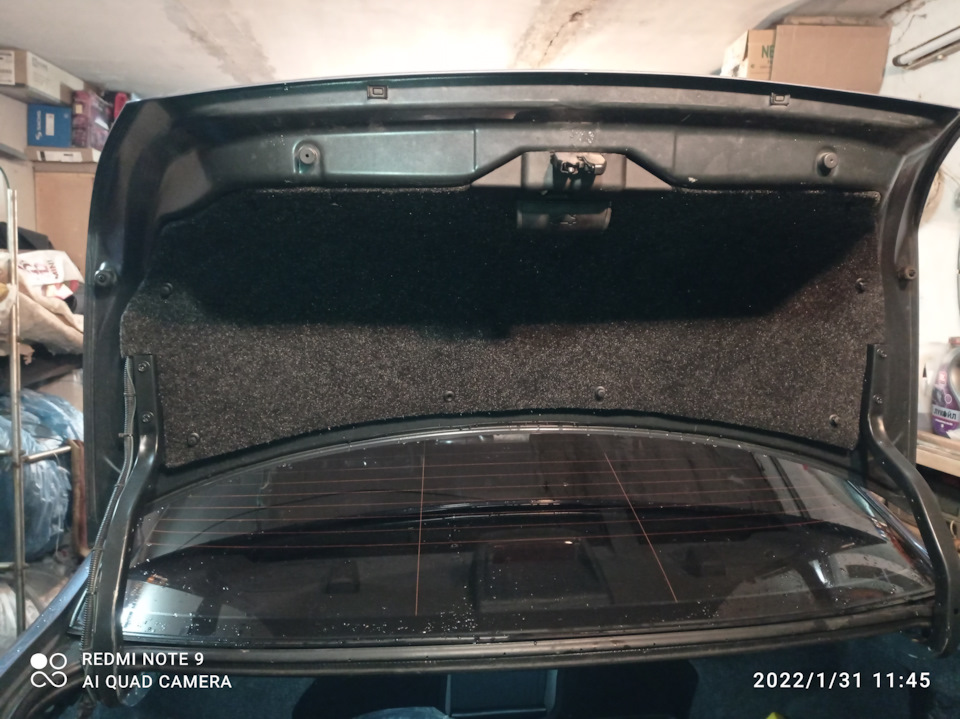 Обшивка крышки багажника и капота на Nissan Almera Classic (B10). | 1 ...