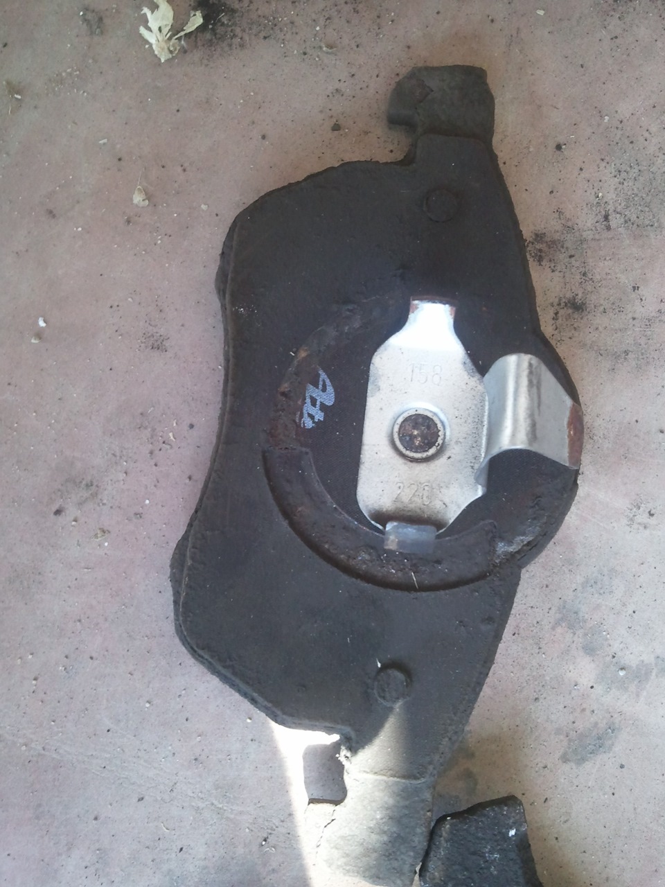 Замена колодок и тормозной жидкости — Opel Zafira A, 1,6 л, 2004 года ...