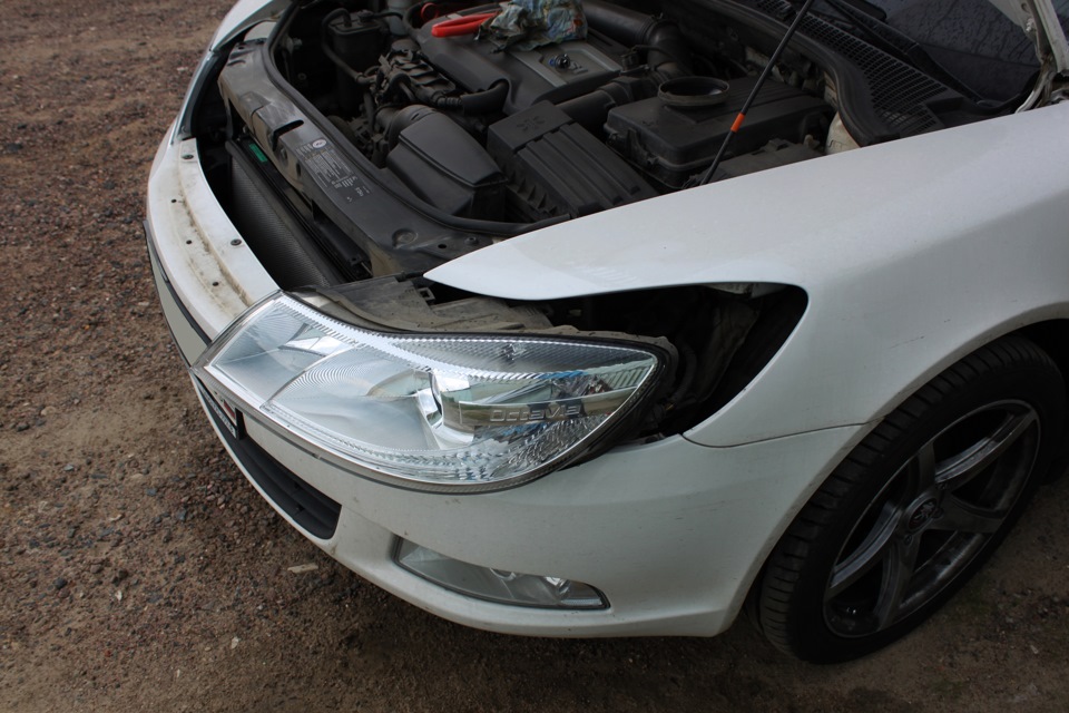 Лампы ближний свет и габариты — Skoda Octavia A5 Mk2, 1,8 л, 2011 года ...