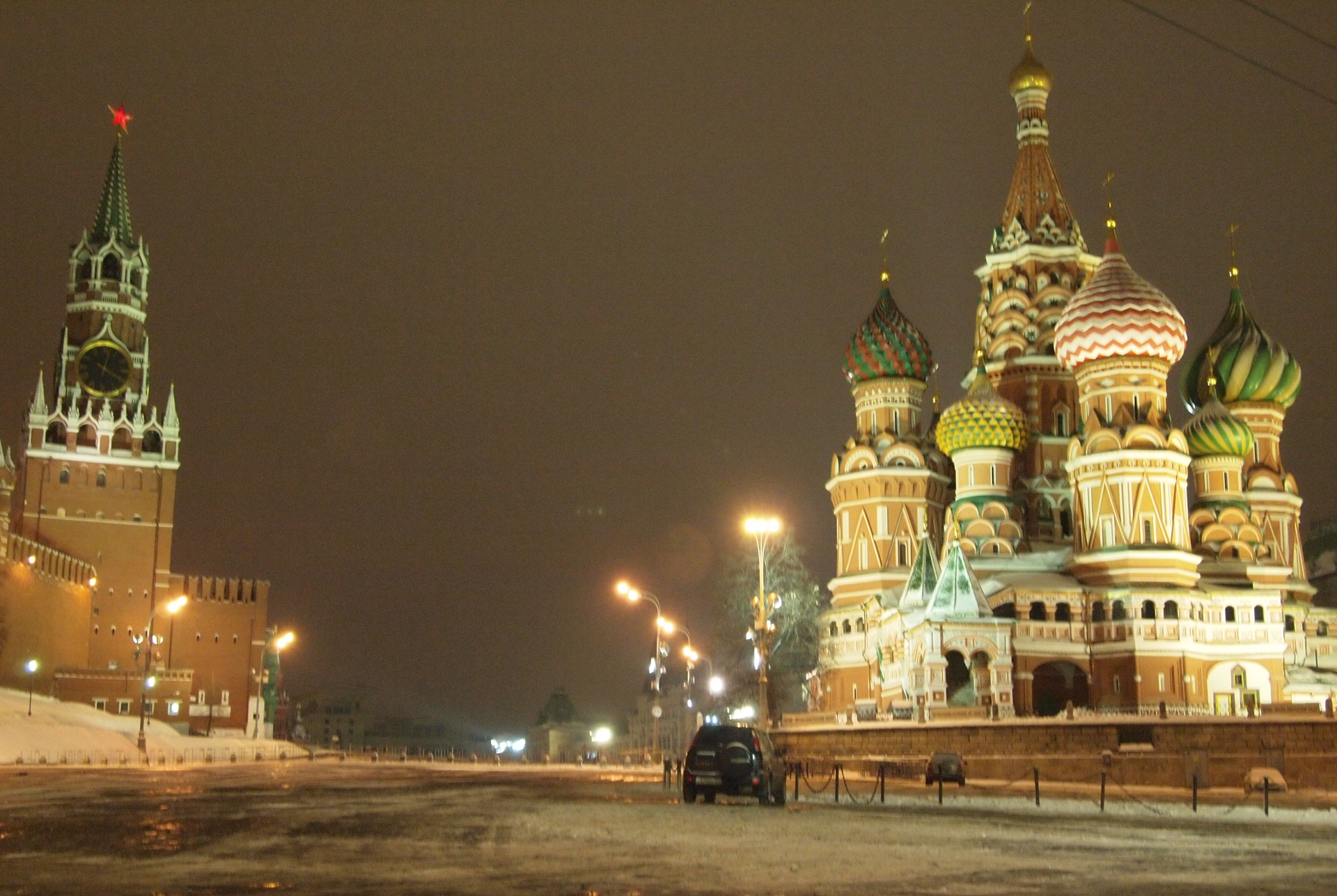 москва зимой ночью