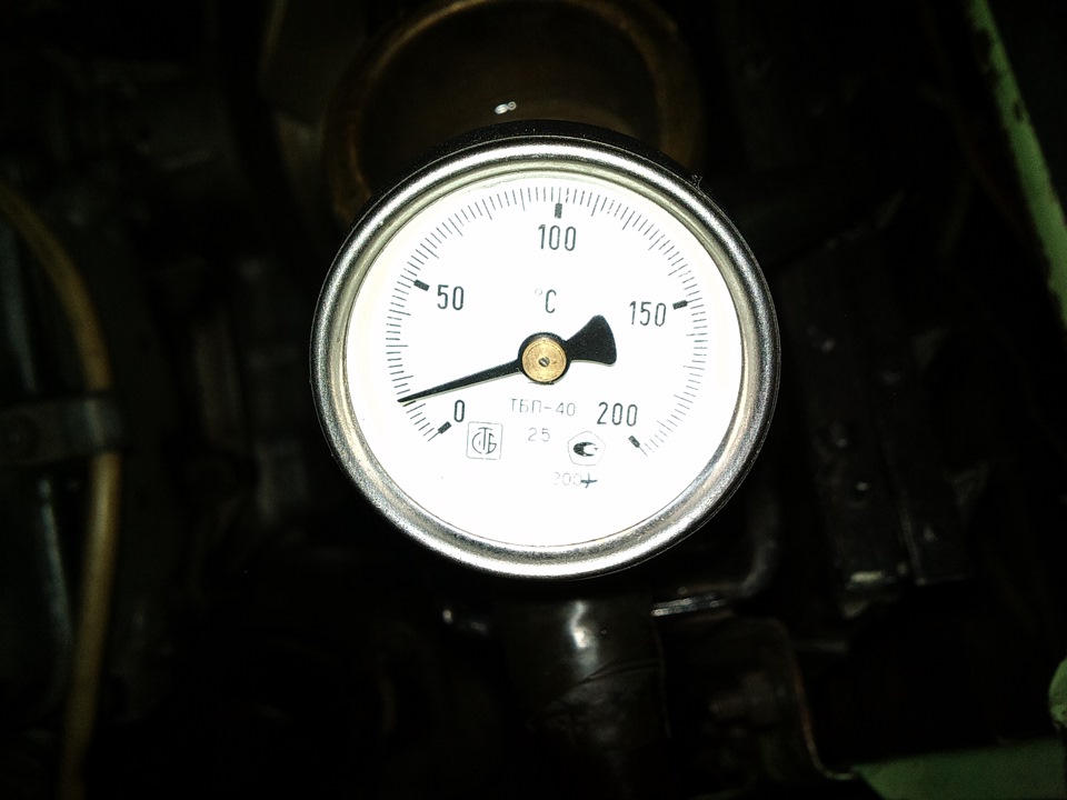 Повышение давления масла в двигателе. Датчик давления масла Москвич 407. Индикатор аварийного давления масла ДВС. Давление масла в двигателе МАЗ 500.