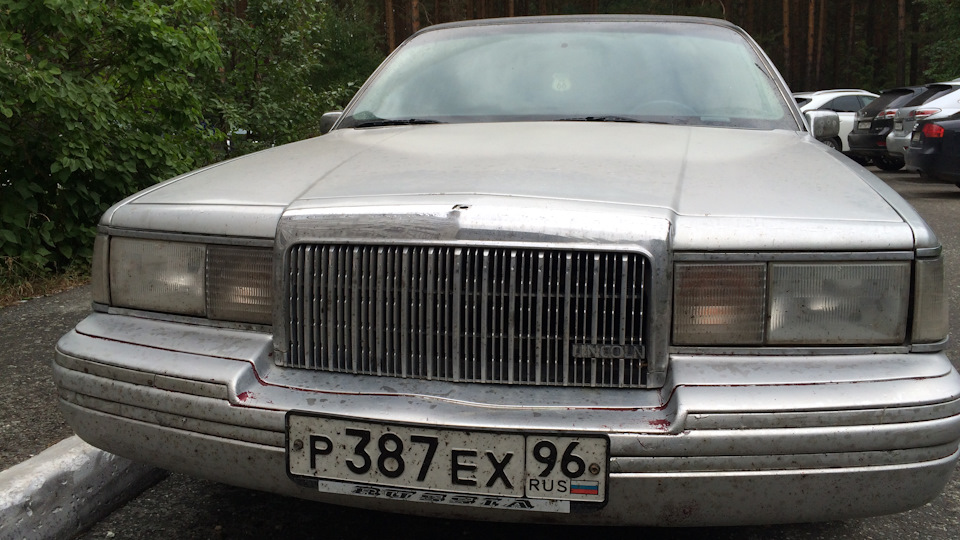 Lincoln town car 1992. Смотреть фото Lincoln town car 1992. Смотреть картинку Lincoln town car 1992. Картинка про Lincoln town car 1992. Фото Lincoln town car 1992