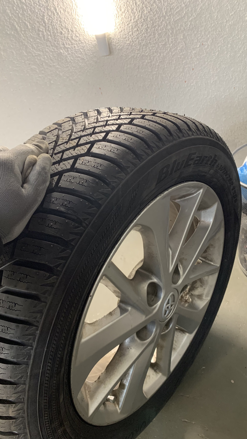 Новая зимняя резина Yokohama Bluearth-Winter V906 205/55 R16 94H XL ...