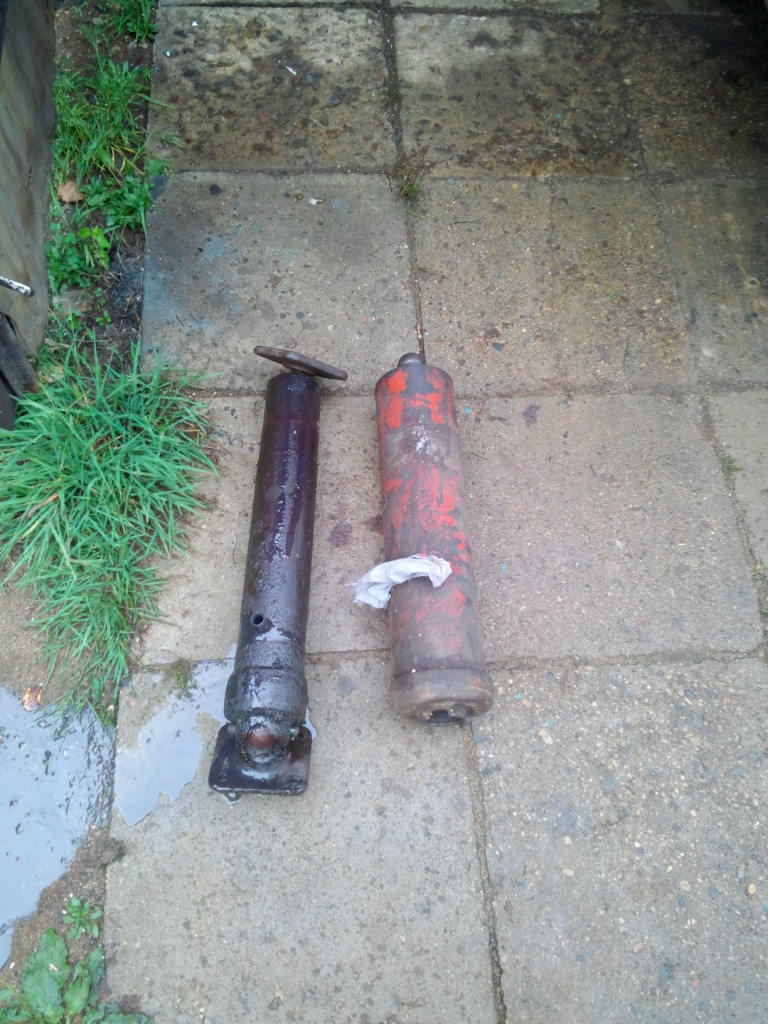 Замена гидро-цилиндра на прицепе! — Кузя-сельский трудяга, 2 л, 1992 ...