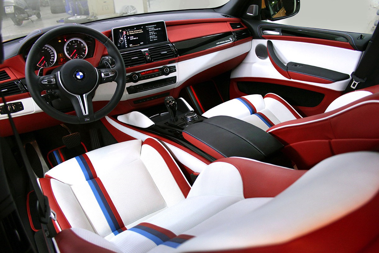 Салон пятерки. BMW x8 салон. БМВ м9 салон. X5 BMW 2022 белый салон. БМВ x5m салон.