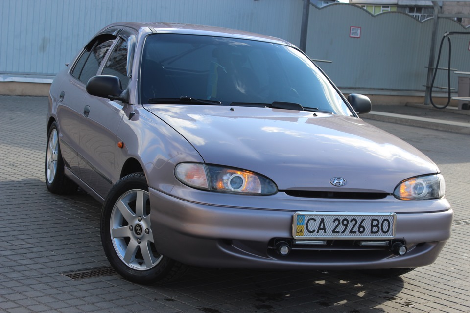 Хендай акцент 1.3. Hyundai Accent 1. Хендай акцент 1 поколения. Hyundai Accent 1995 хэтчбек. Hyundai Accent GLS 1996.