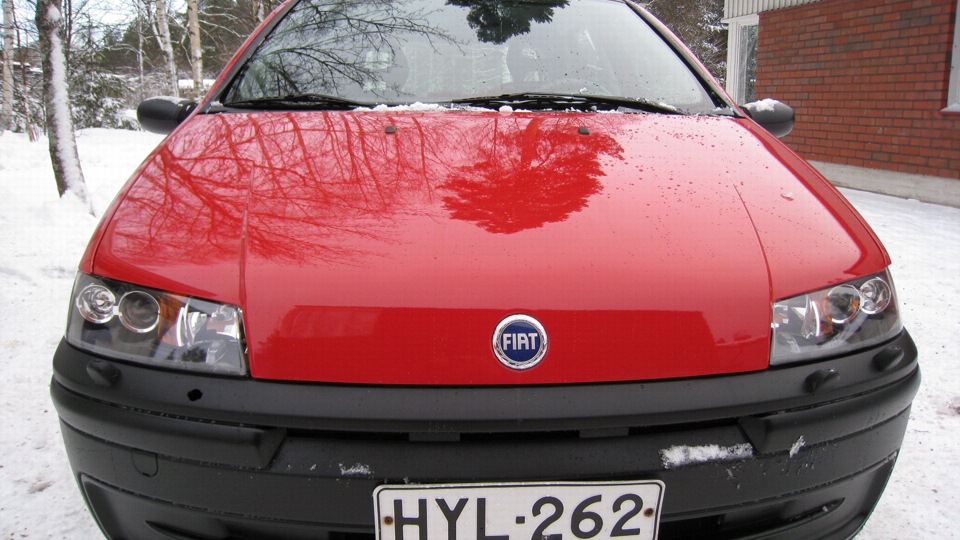 FIAT Punto красная пуанта