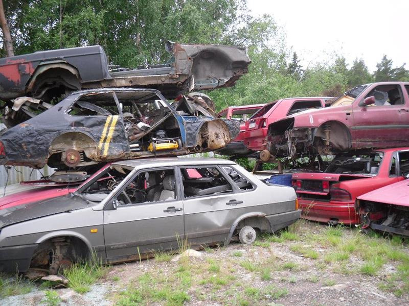 Свалка машин в Нижегородске