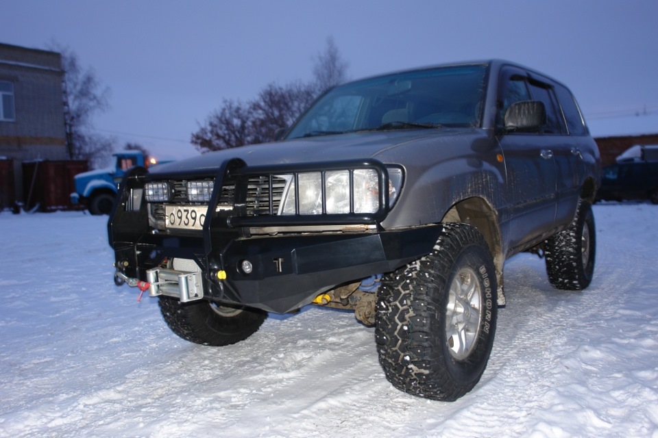 Тлк 105. Силовой бампер на ленд Крузер 105. Силовые бампера ТЛК 105. Toyota 105. Композитный силовой бампер на TLC 105.