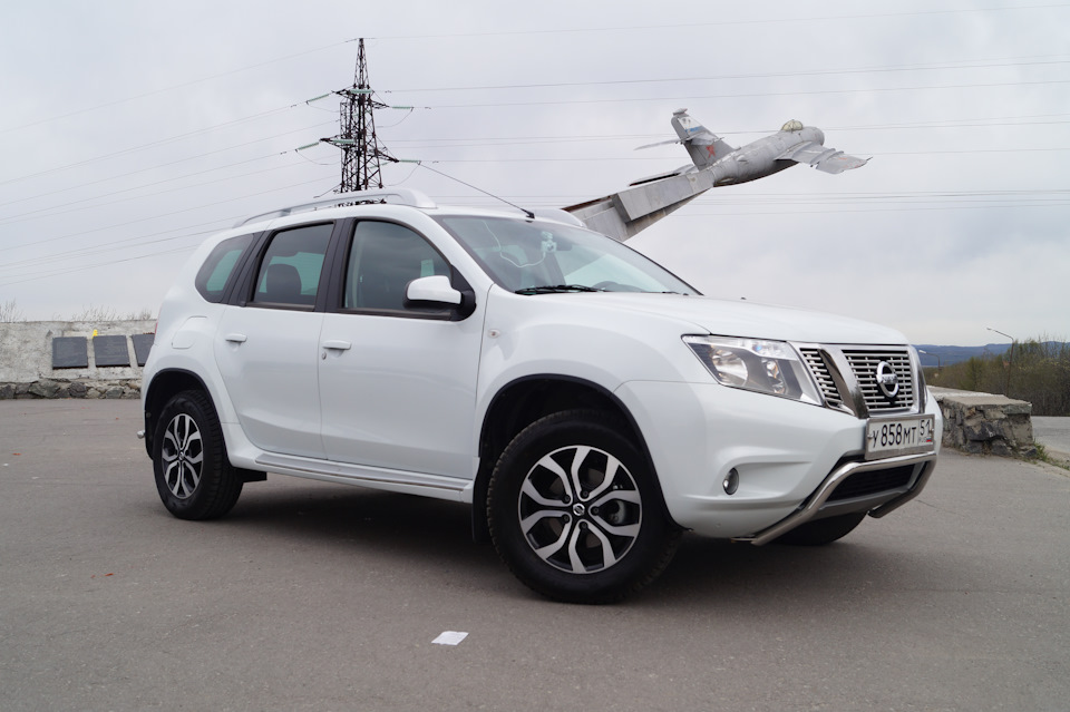 5 Nissan Terrano и 1 Nissan Niva проехали по лесу в гонке Nissan Terrano против Niva