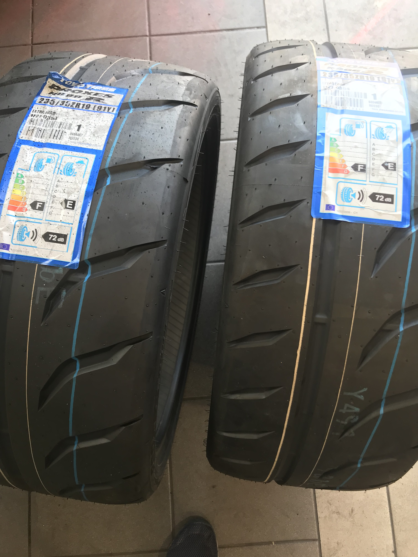 Шины toyo r19. Toyo r888r. Toyo PROXES r888r r19. 305/45r19 Toyo r888r Tires. Toyo 888.