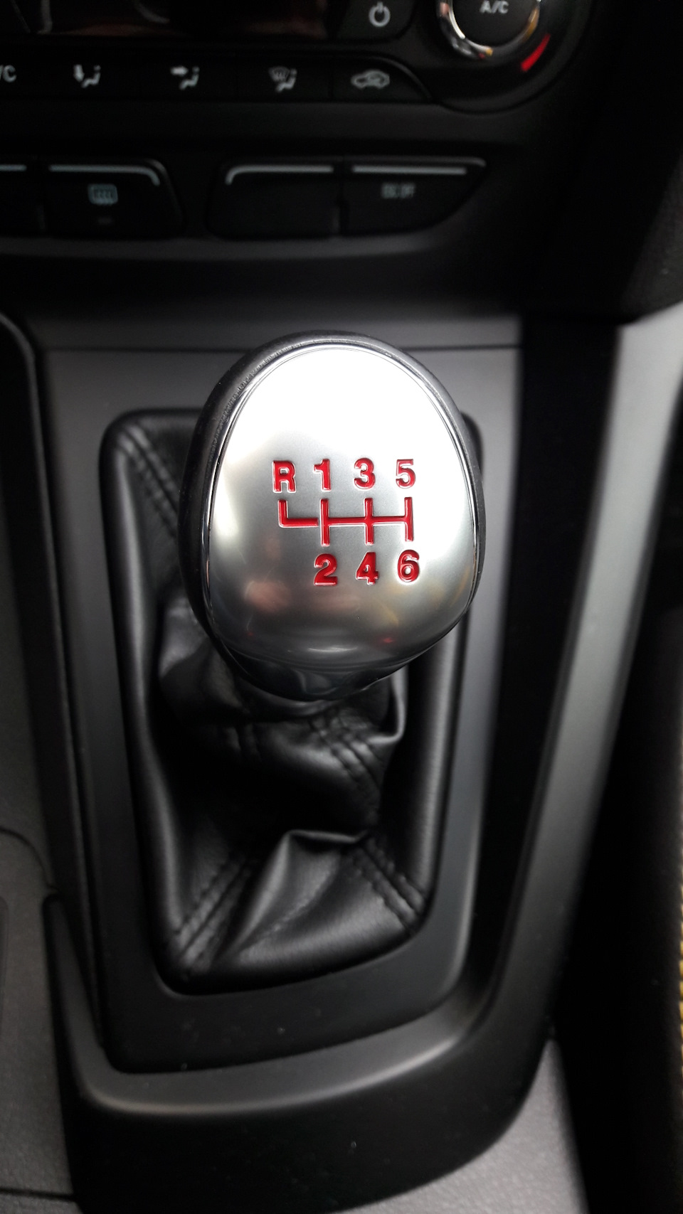 Как снять ручку кпп фокус 2 Замена вставки ручки КПП - Ford Focus III ST, 2 л, 2012 года своими руками DRIVE