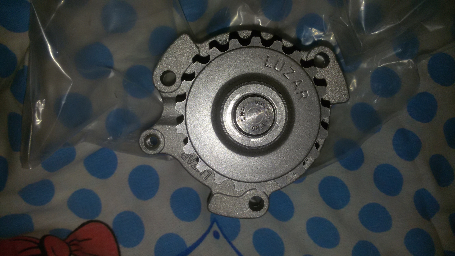 Замена ремня ГРМ и помпы — Lada Гранта, 1,6 л, 2013 года | визит на ...