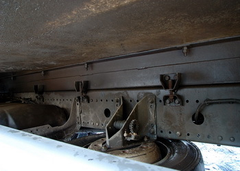 Крепление кузова к раме газель 3302. Крепление будки к раме газель некст. Усиление газель будки на швеллерах. Кронштейн крепления фургона к раме газ 3302. Крепление будки к раме газель некст.