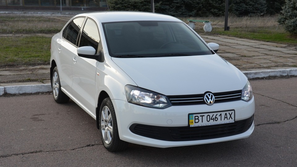 Р‘РµР»С‹Р№ Polo sedan TSI