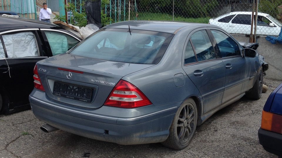 Авария Мерседес w203