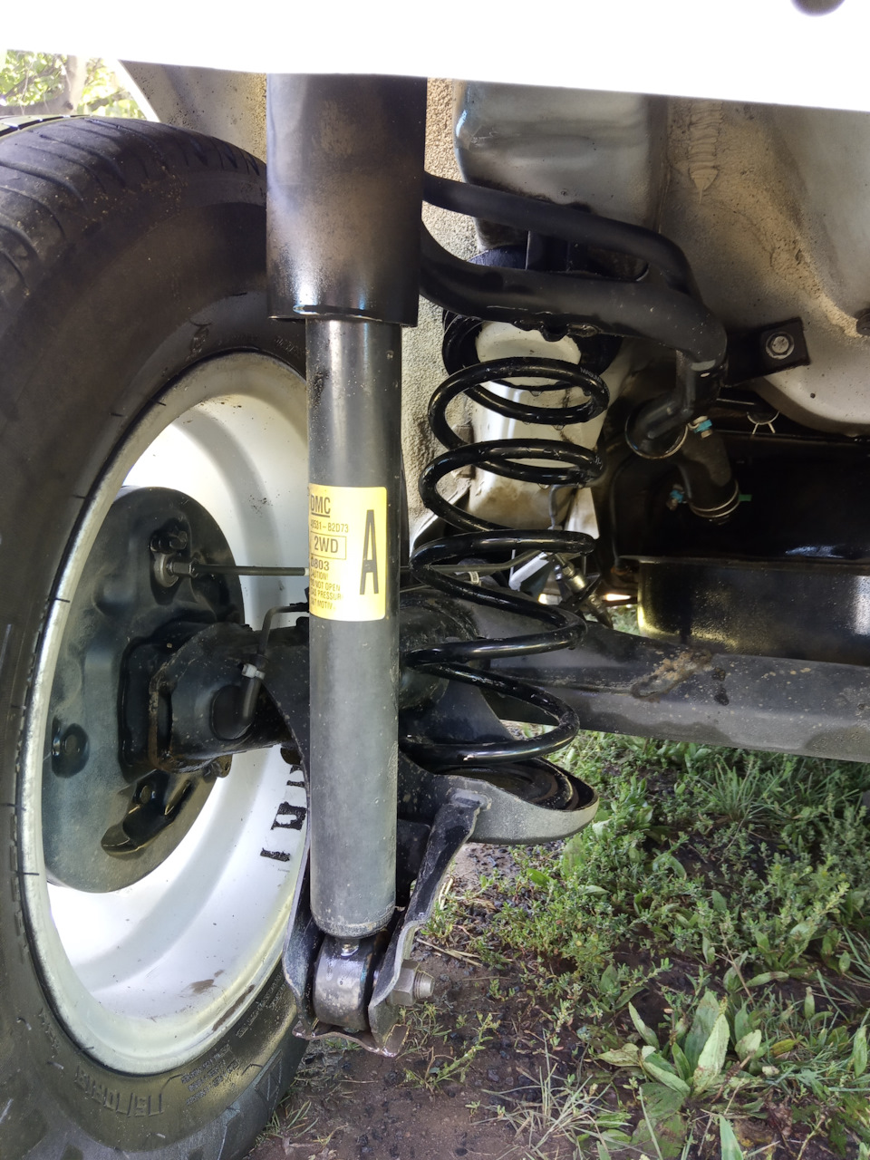 Пружины становятся болт он. — Daihatsu Mira (L275/L285). Запчасти на фото: B2073