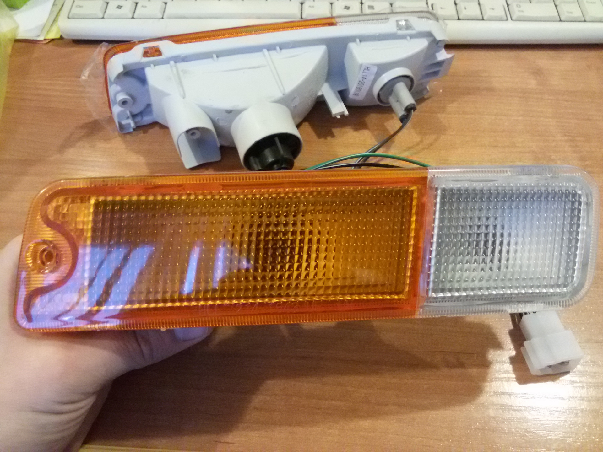 Поворотники в бампер. Nissan terrano 2 поколение указатель поворота. Поворотник правый honda prelude ba1. Поворотник заднего бампера nissan note fe 13. Повторитель поворота pajero 1991.