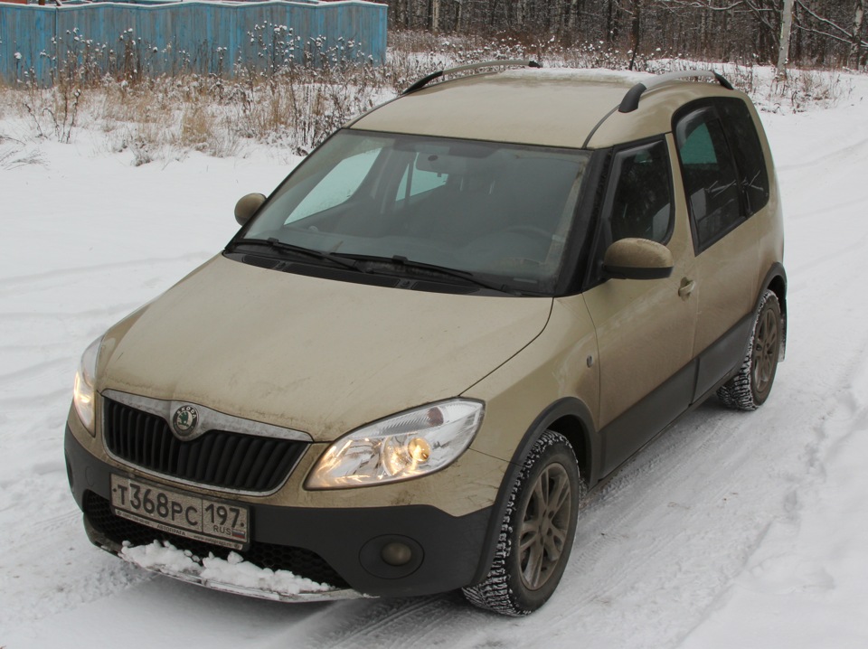 2011 Skoda Roomster Scout Stock Photo - Alamy