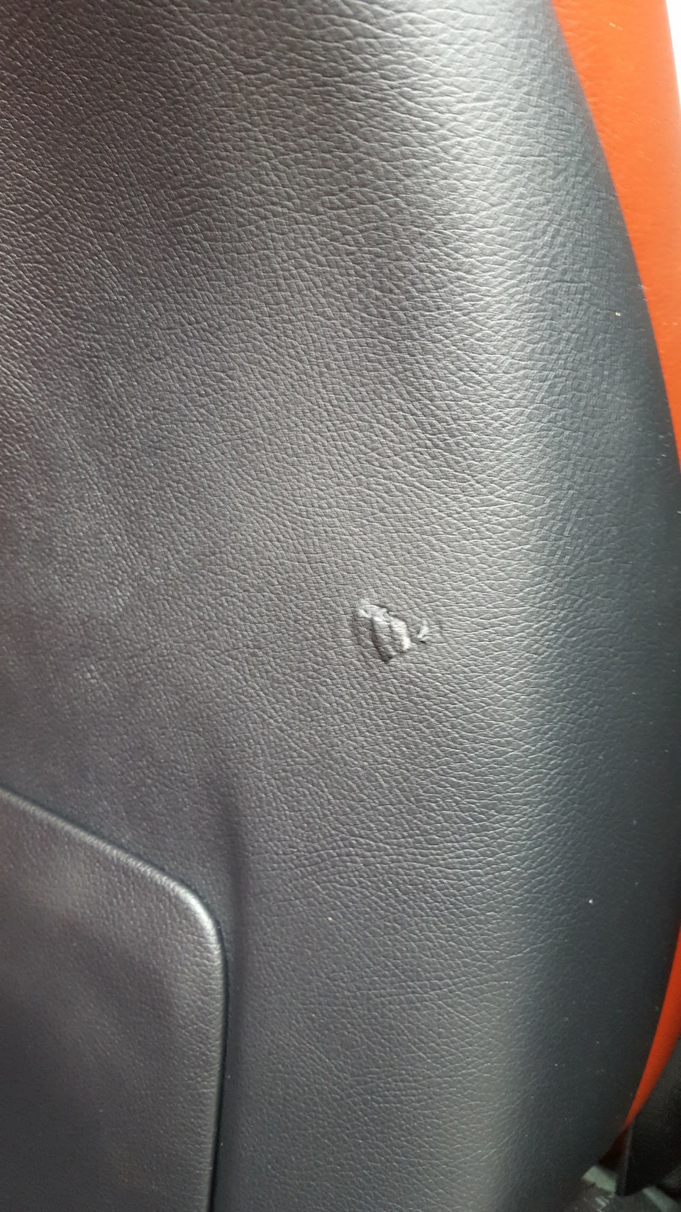 обшивка двери машины. обшивка дверей автомобиля. скоба на обшивки авто. ремонт обшивки двери tager. ремонт обшивки.