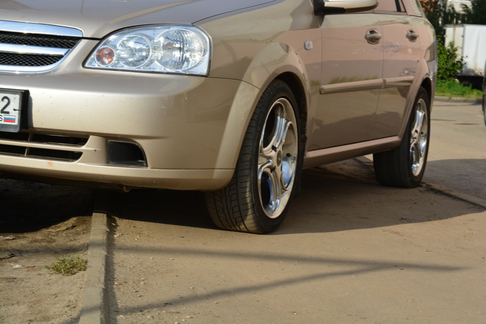 Диск лачетти штамп. Литые диски daewoo gentra r15. Центральное отверстие диска лачетти. 215 45 r17 на лачетти. Сверловка дисков на шевроле авео 2012.