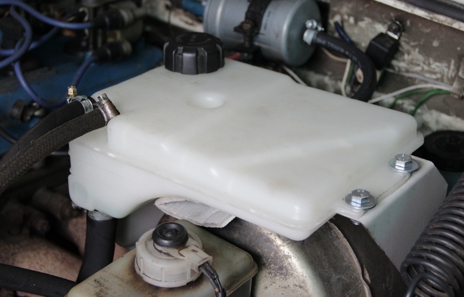 Некоторые доработки под капотом — ГАЗ 3110, 2,3 л, 1999 года | просто ...