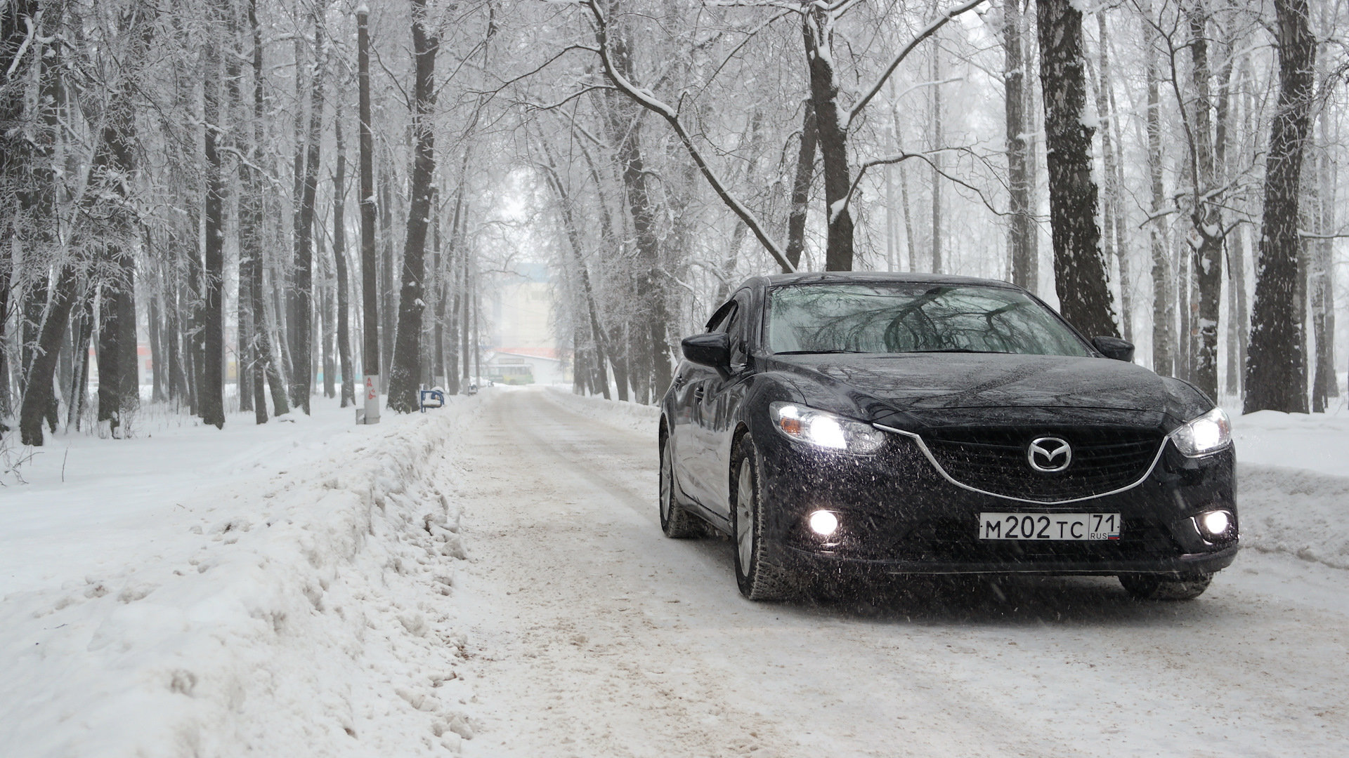 6 зимы. Mazda 6 2013 Black Winter. Мазда 3 хэтчбек зимой. Мазда 3 белая зимой. Мазда СХ-5 В снегу.