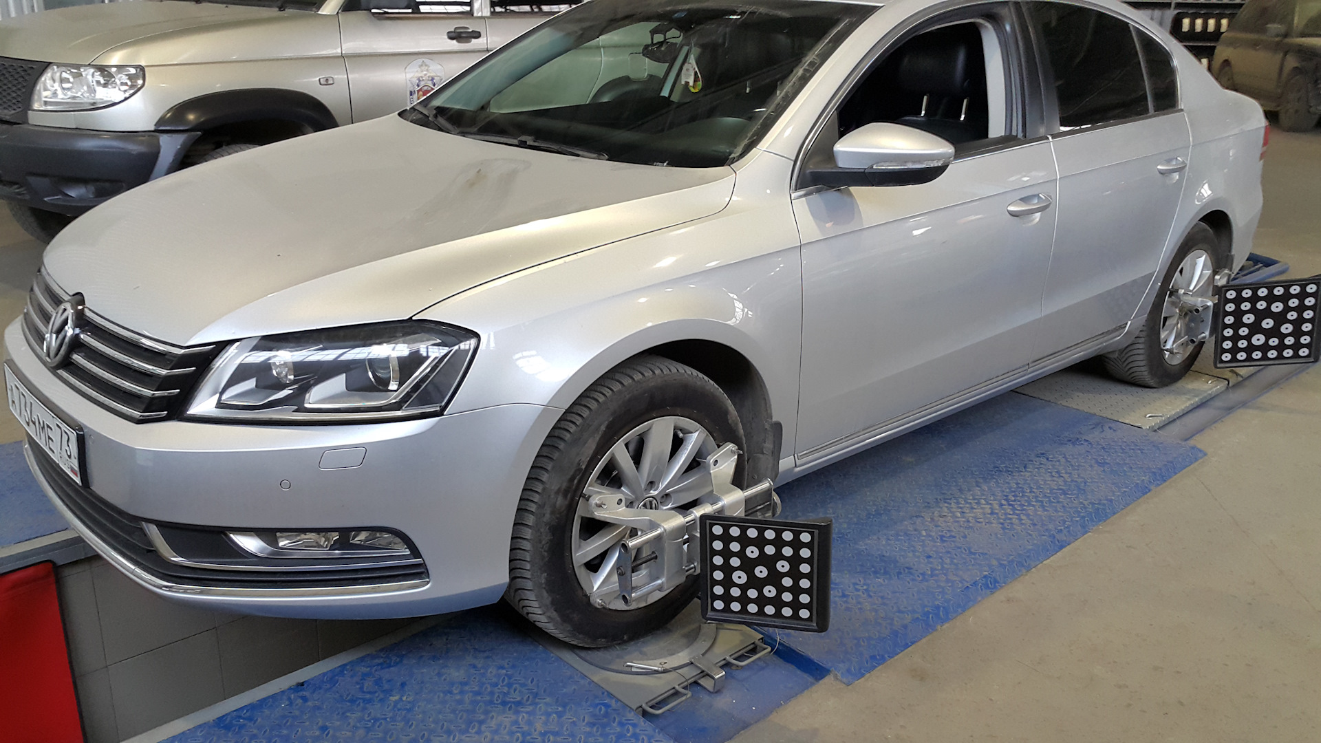 Пришла весна, пора переобувки — Volkswagen Passat B7, 1,8 л, 2011 года |  колёсные диски | DRIVE2