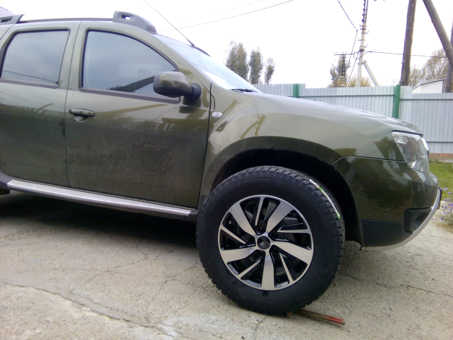 Диски литые r16 на дастер. Литые диски r16 Renault Duster. Диск литой r16 Renault Duster. Диски на Рено Дастер 2. Диски Рено Дастер 16.