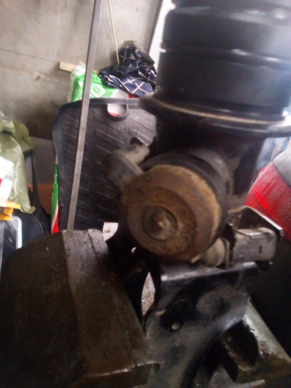 вот он виновник — Audi Q7 (1G)