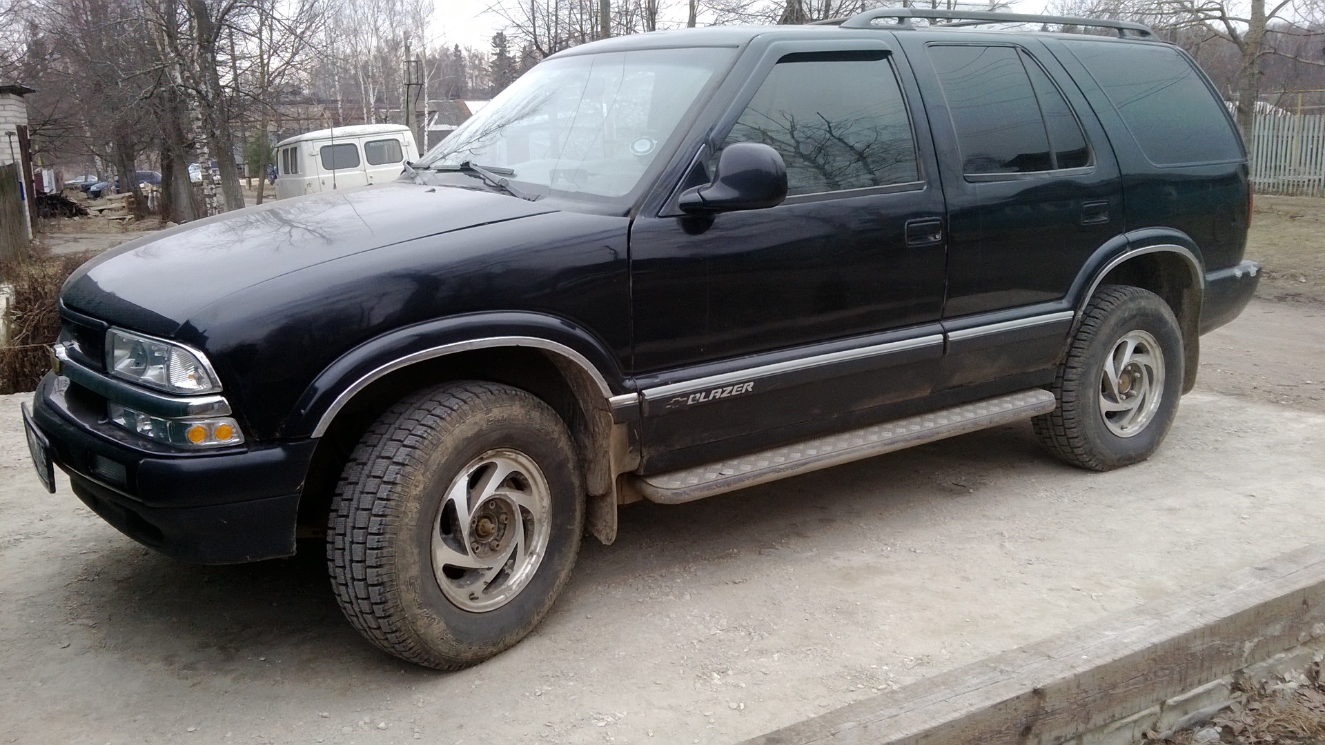 крокодилов темный шеви