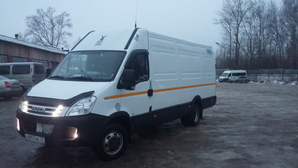 Iveco daily 2008. Ивеко 35с15. Iveco Daily 35c15v. Ивеко Дейли 2008. Iveco Daily 35c15 lv.