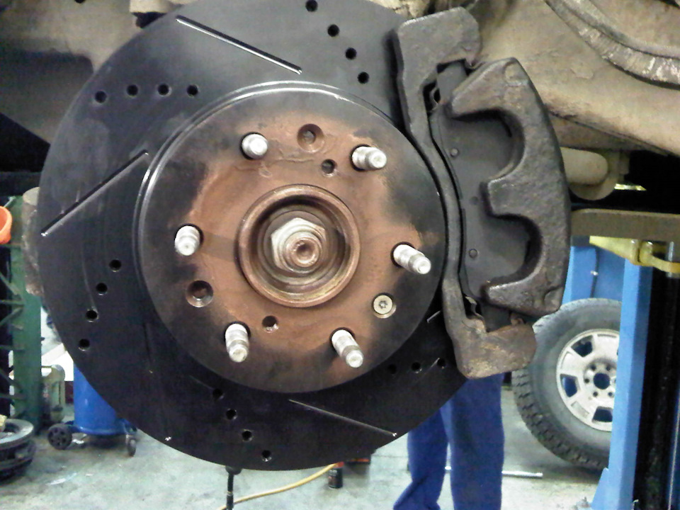 и передние — Chevrolet Tahoe (GMT900)