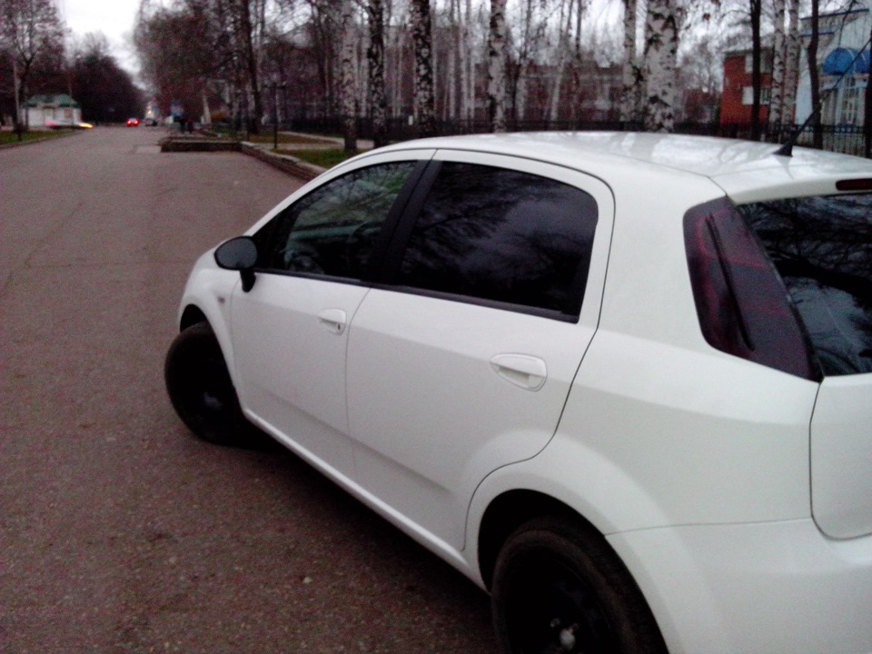 Тонировка — FIAT Grande Punto, 1,4 л, 2009 года | стайлинг | DRIVE2